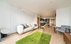 New 2Bd Flat 4Mins To Excel Centre Fast City Links